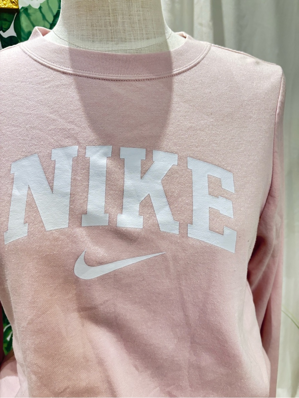 Nike Women's Pink Crewneck Sweatshirt